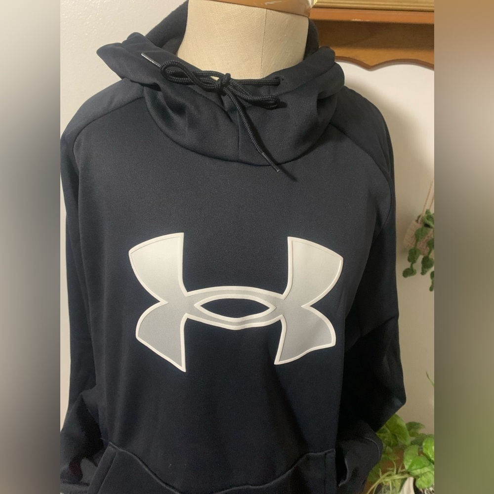 Under Armour NWT Women's Black Armour Fleece Hoodie Silver Logo L Athleisure
